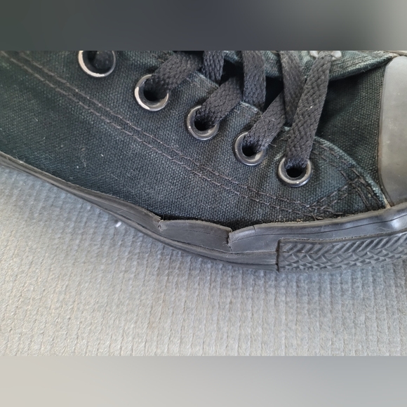 Black low-top Converse sneakers - Picture 8 of 11